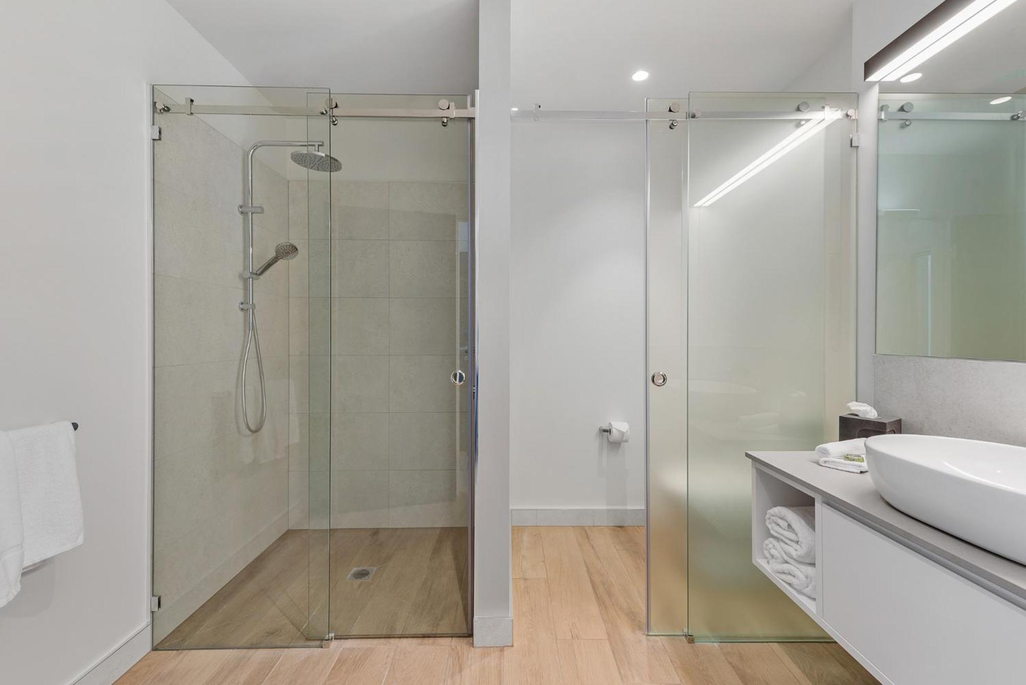 페퍼스 실로 론세스턴 호텔 론서스턴 외부 사진 A shower enclosure