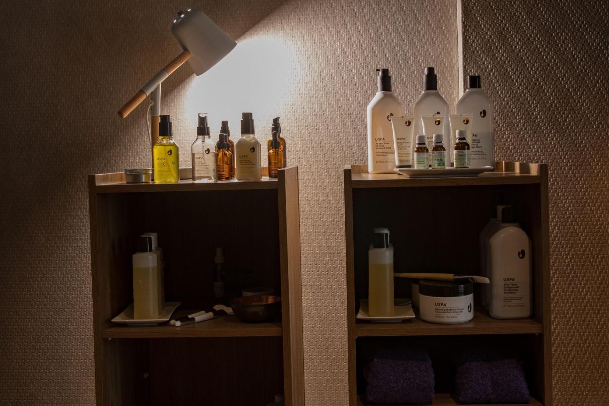 페퍼스 실로 론세스턴 호텔 론서스턴 외부 사진 Products by the spa