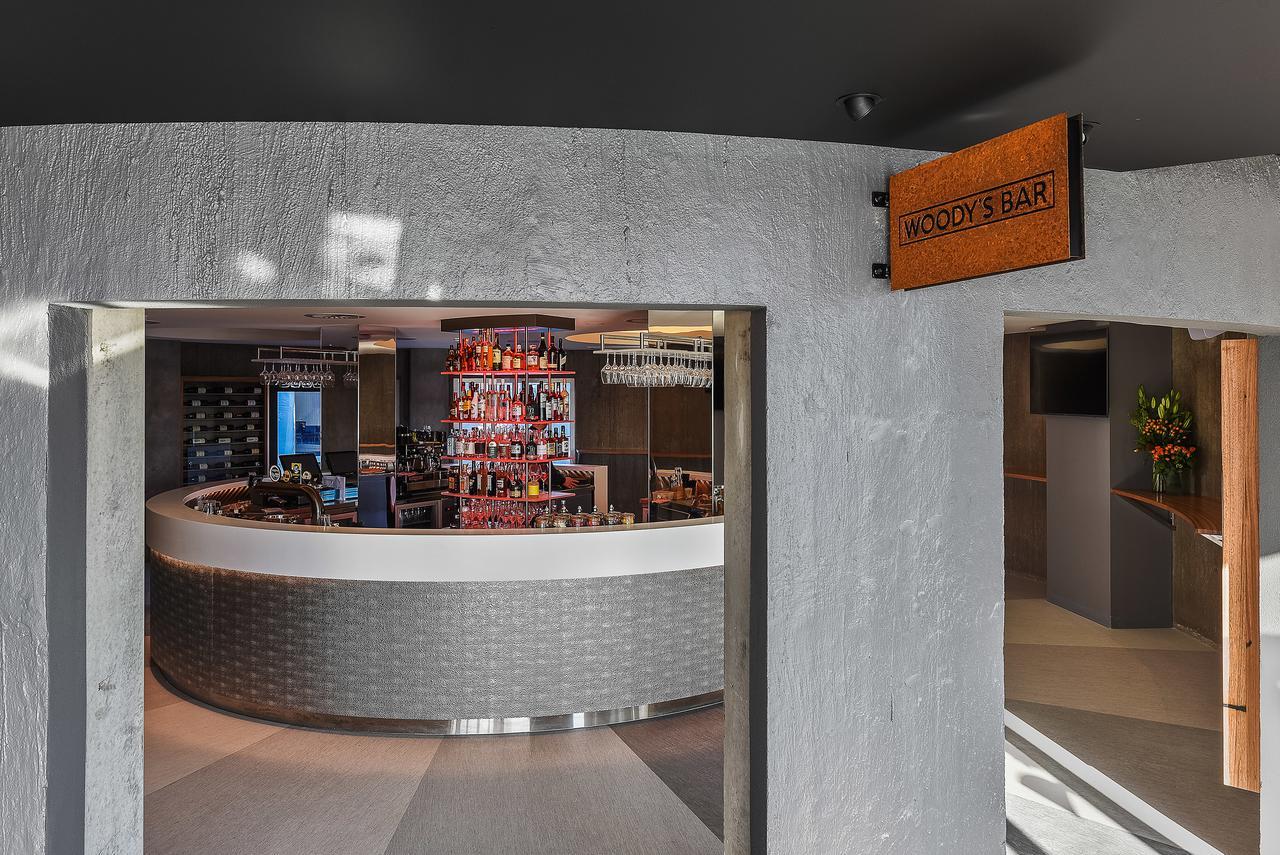 페퍼스 실로 론세스턴 호텔 론서스턴 외부 사진 The bar at the entrance of the restaurant